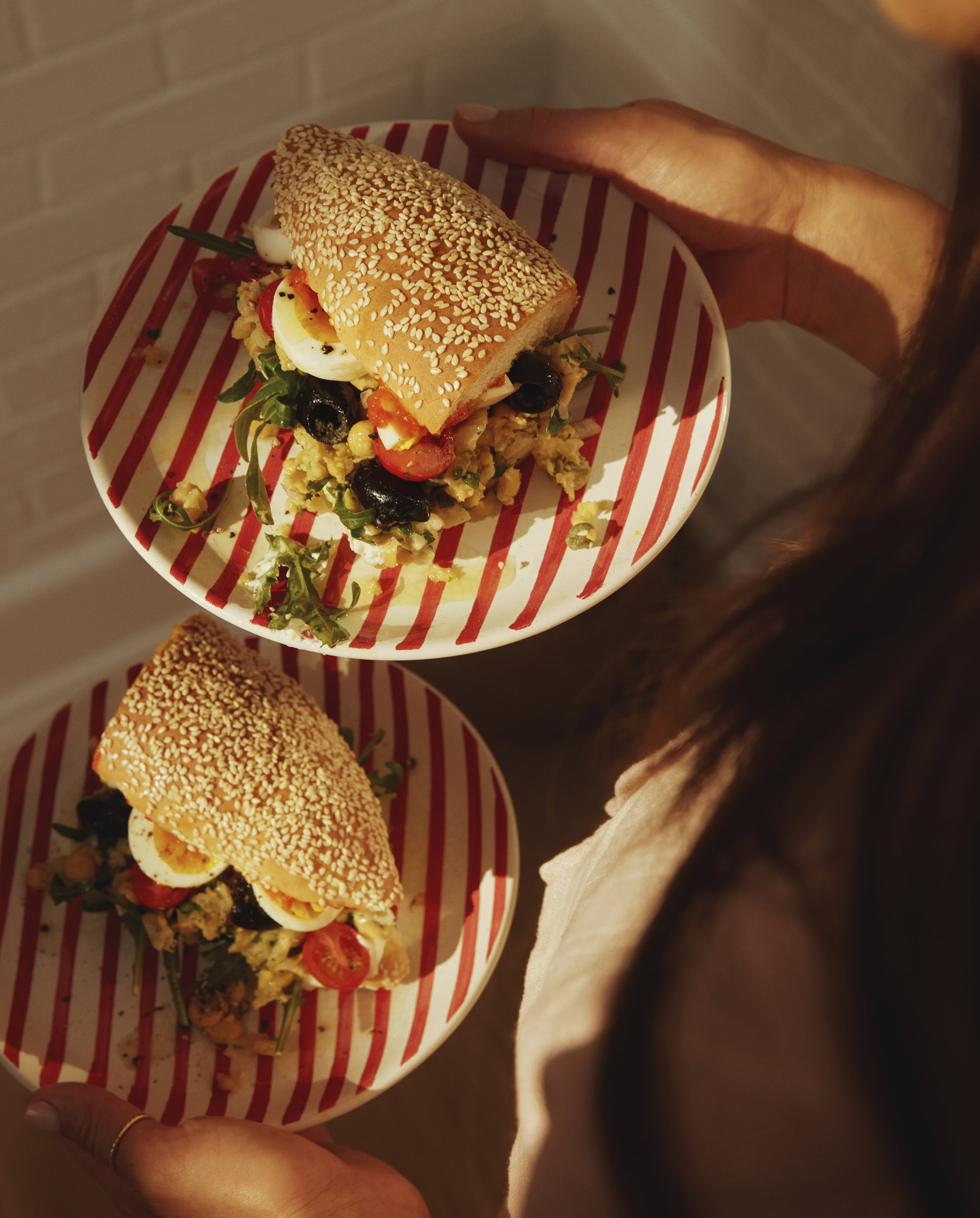 1898 CB 08B EDEN TAHINI CHICKPEA_TUNA_SANDWICH_114